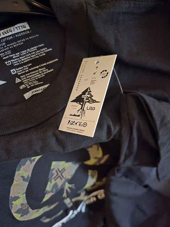 LRG Black Short-Sleeve Tee with Camo Logo - Picture 4 of 5